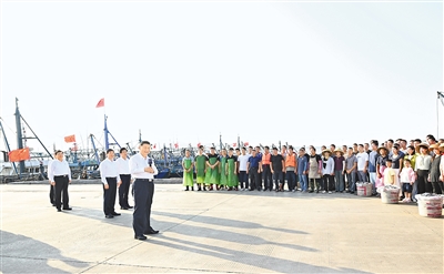 习近平在福建考察时强调：扭住目标不放松 一张蓝图绘到底 在中国式现代化建设中奋勇争先