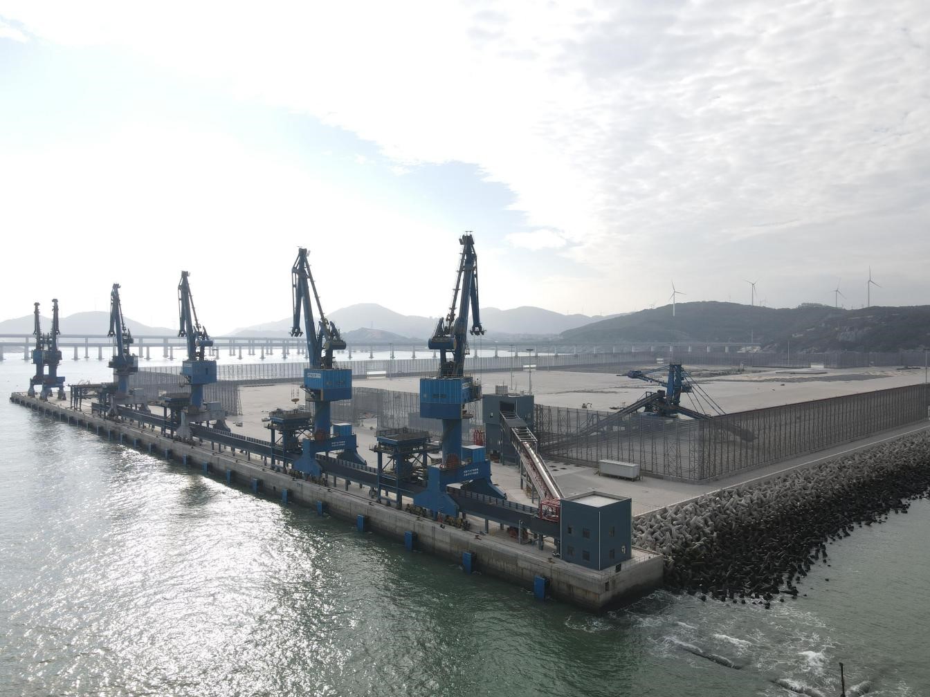 福州港松下港区牛头湾作业区1213泊位顺利交工验收