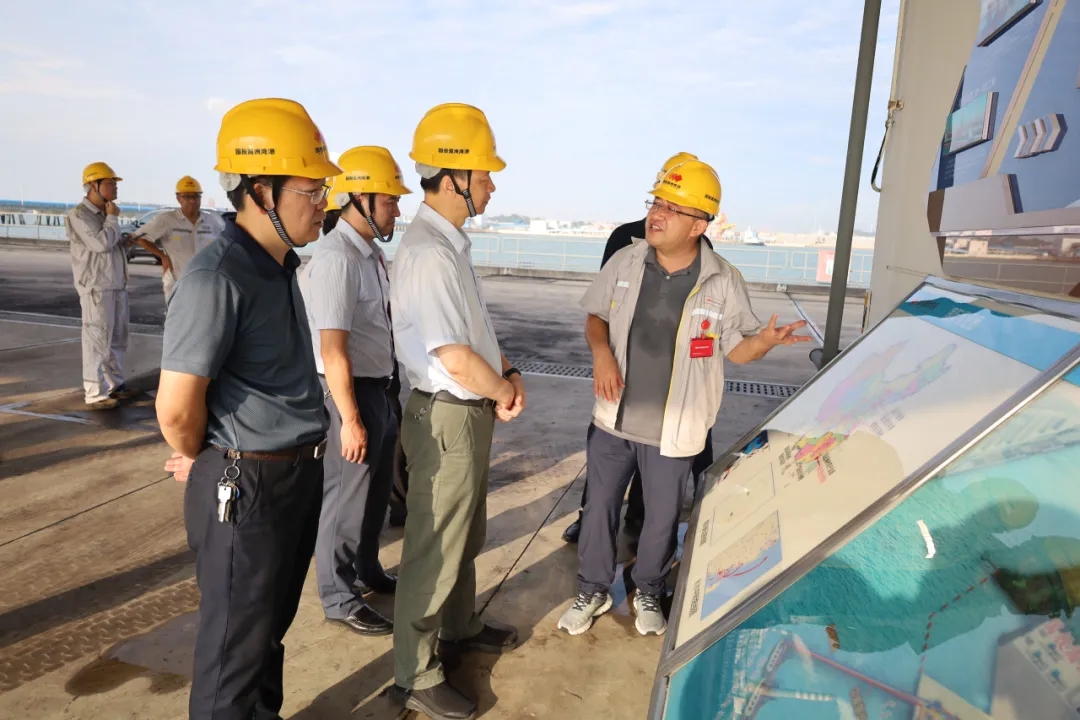 厅党组成员副厅长邱淮一行莅临我港调研